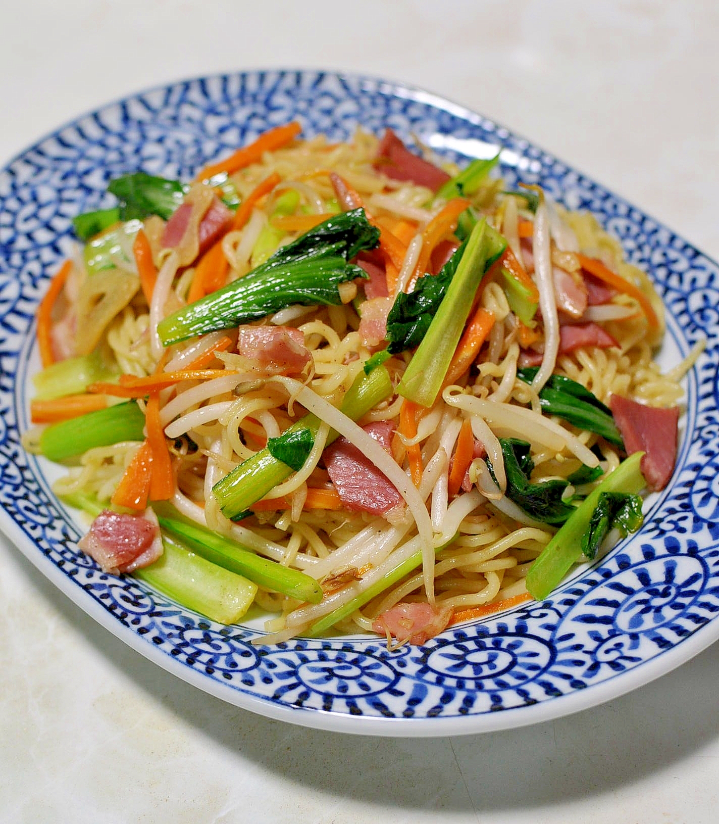 小松菜とベーコンの塩焼きそば