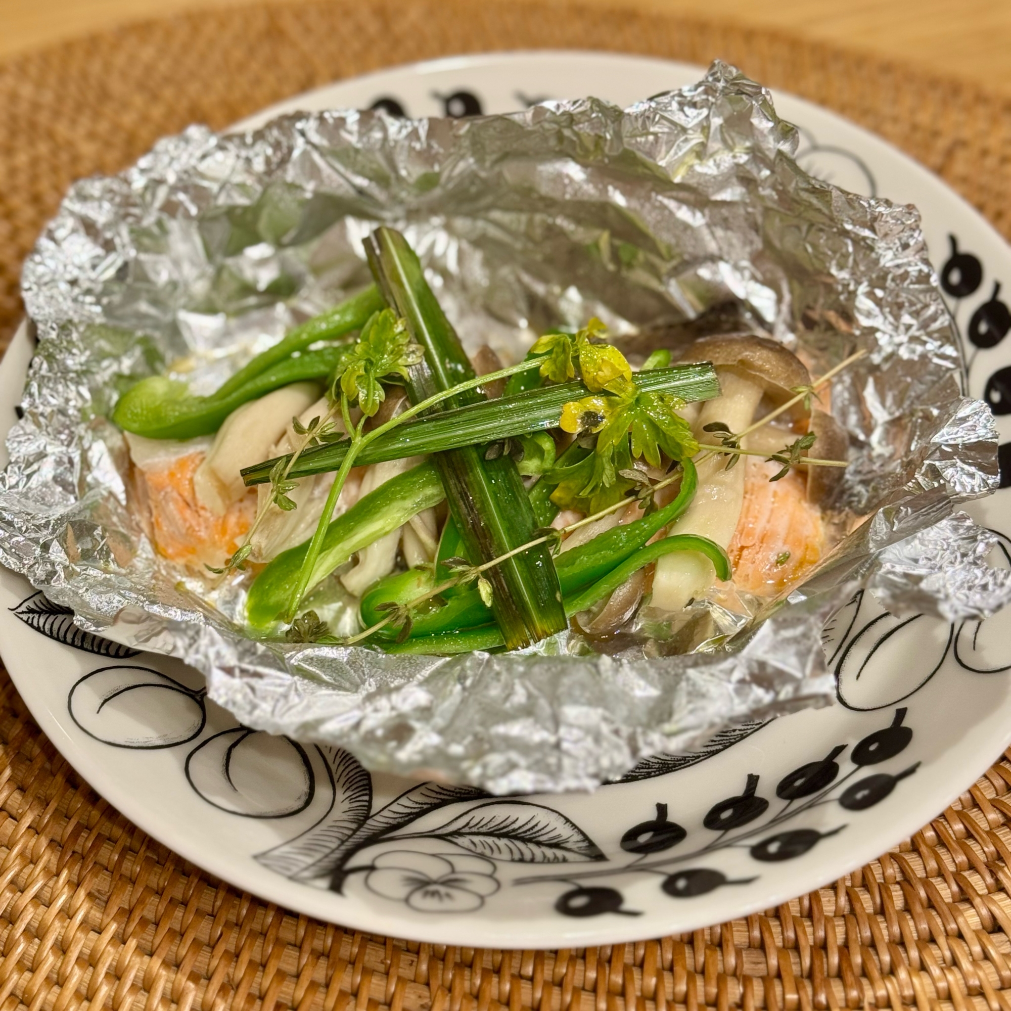 サーモンのハーブホイル焼き