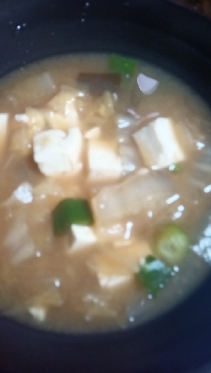豆腐と白菜としめじの味噌汁
