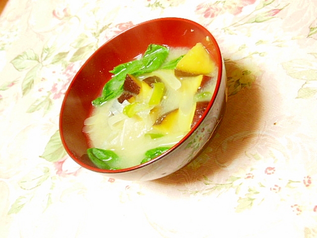 ❤小松菜と薩摩芋と長葱のお味噌汁❤
