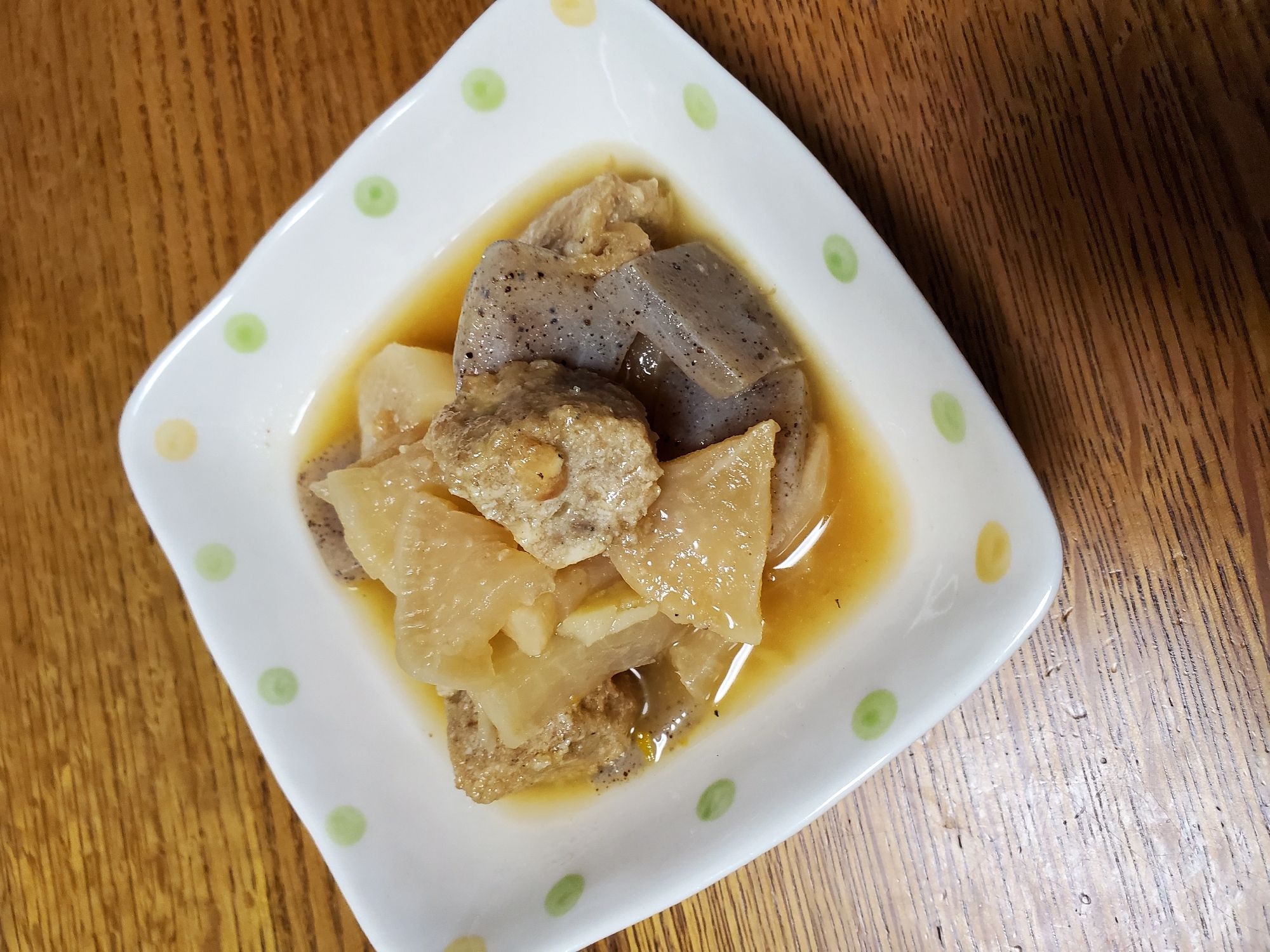 大根とこんにゃくとサバハンバーグ煮物