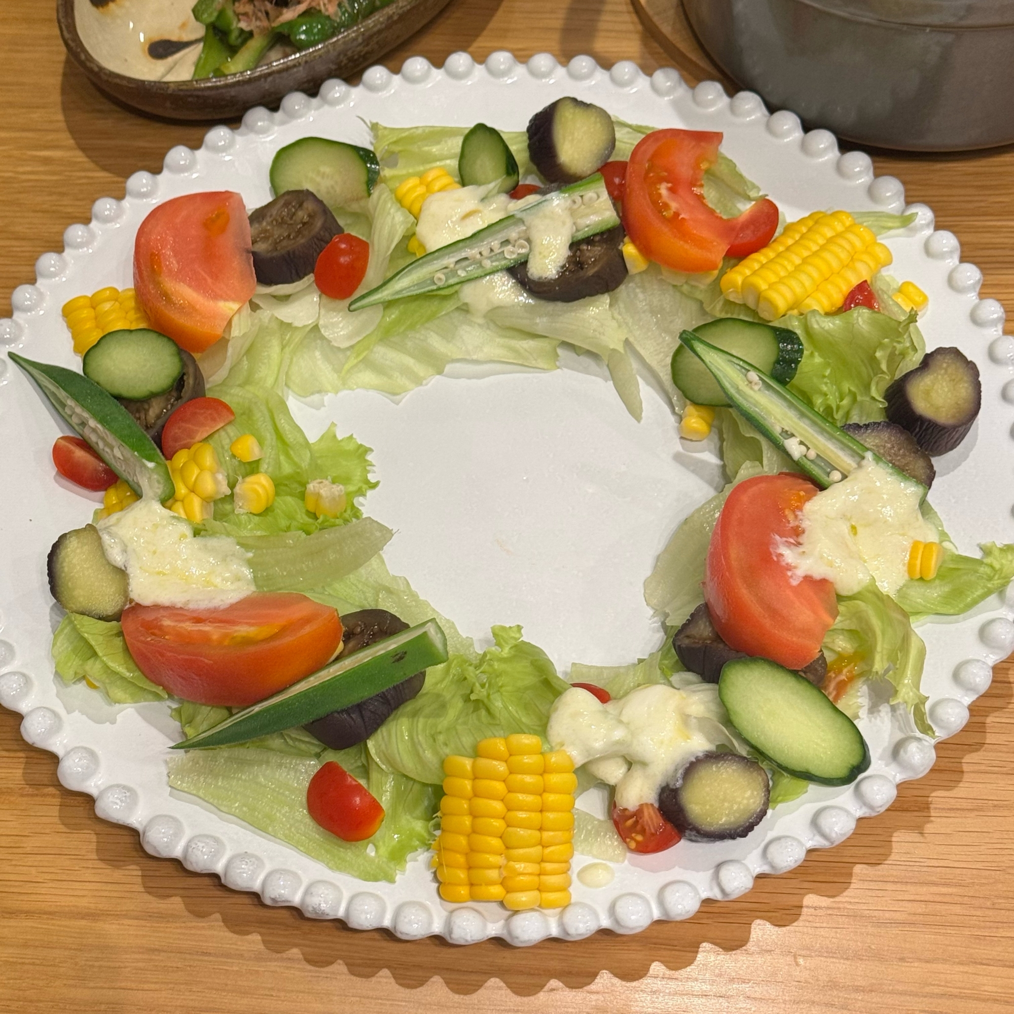 夏野菜のリーフサラダ