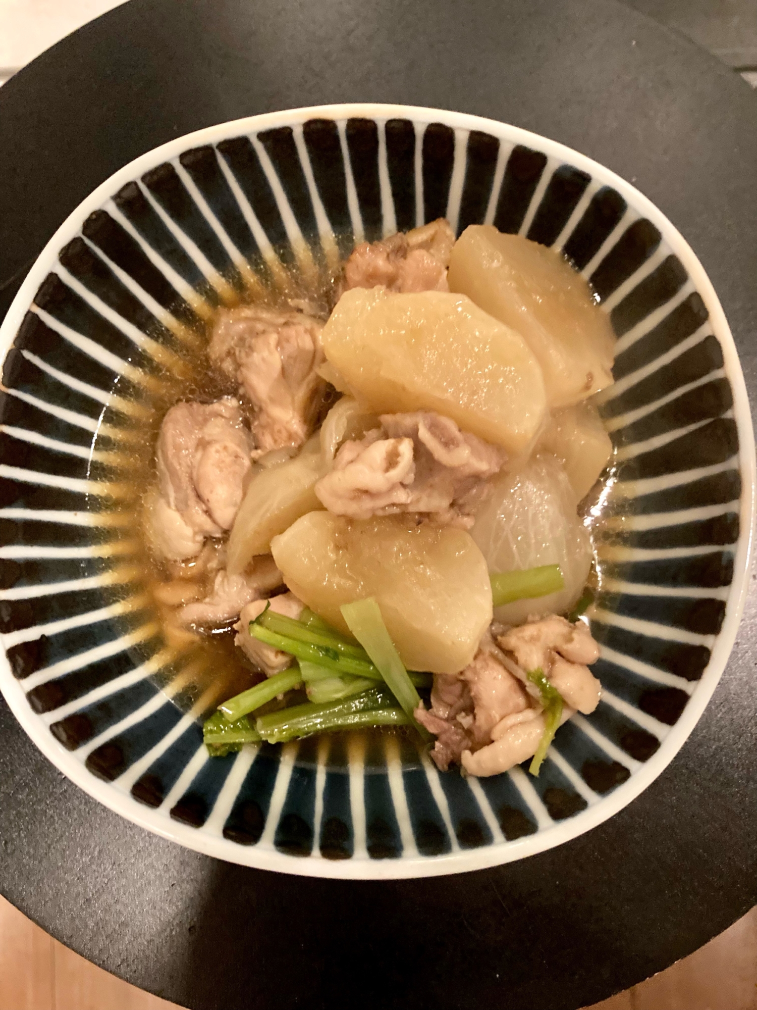 ストウブで。カブと鶏肉の煮物