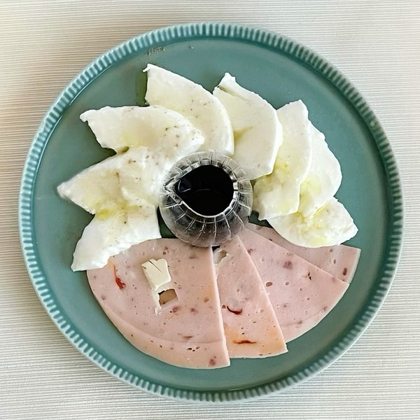 モッツァレラチーズとモルダデッラ ハムのオードブル レシピ 作り方 By Coront 楽天レシピ モッツァレラチーズとモルダデッラ ハムのオードブル レシピ 作り方 By Coront 楽天レシピ