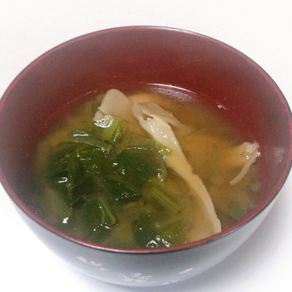 小松菜と舞茸の味噌汁