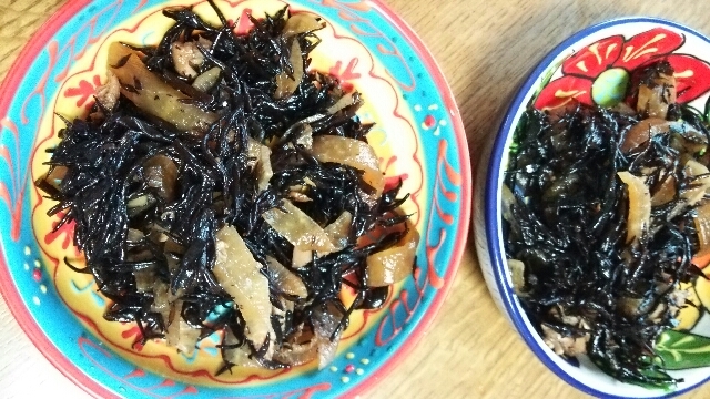 鶏もも肉とひじき、大根の煮物