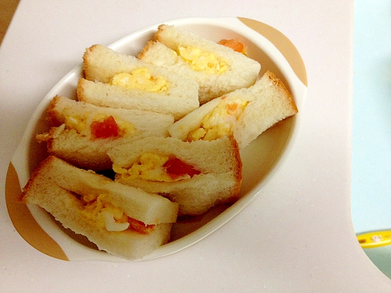 柔らかトマトの入った卵のサンドイッチ☆離乳食