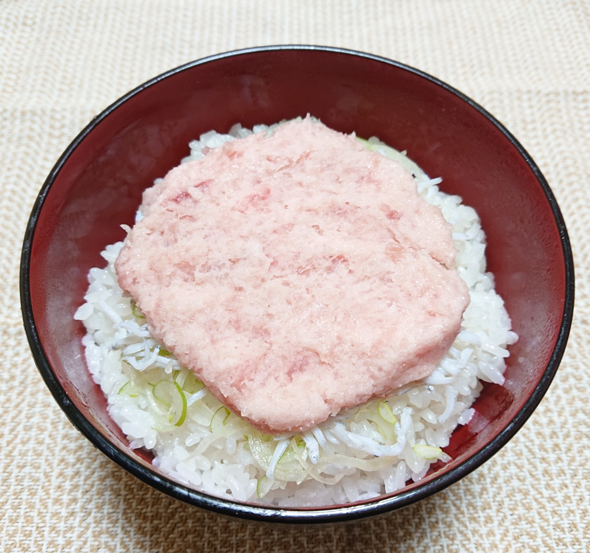 長ネギたっぷり☆ネギトロと釜揚げしらすの丼