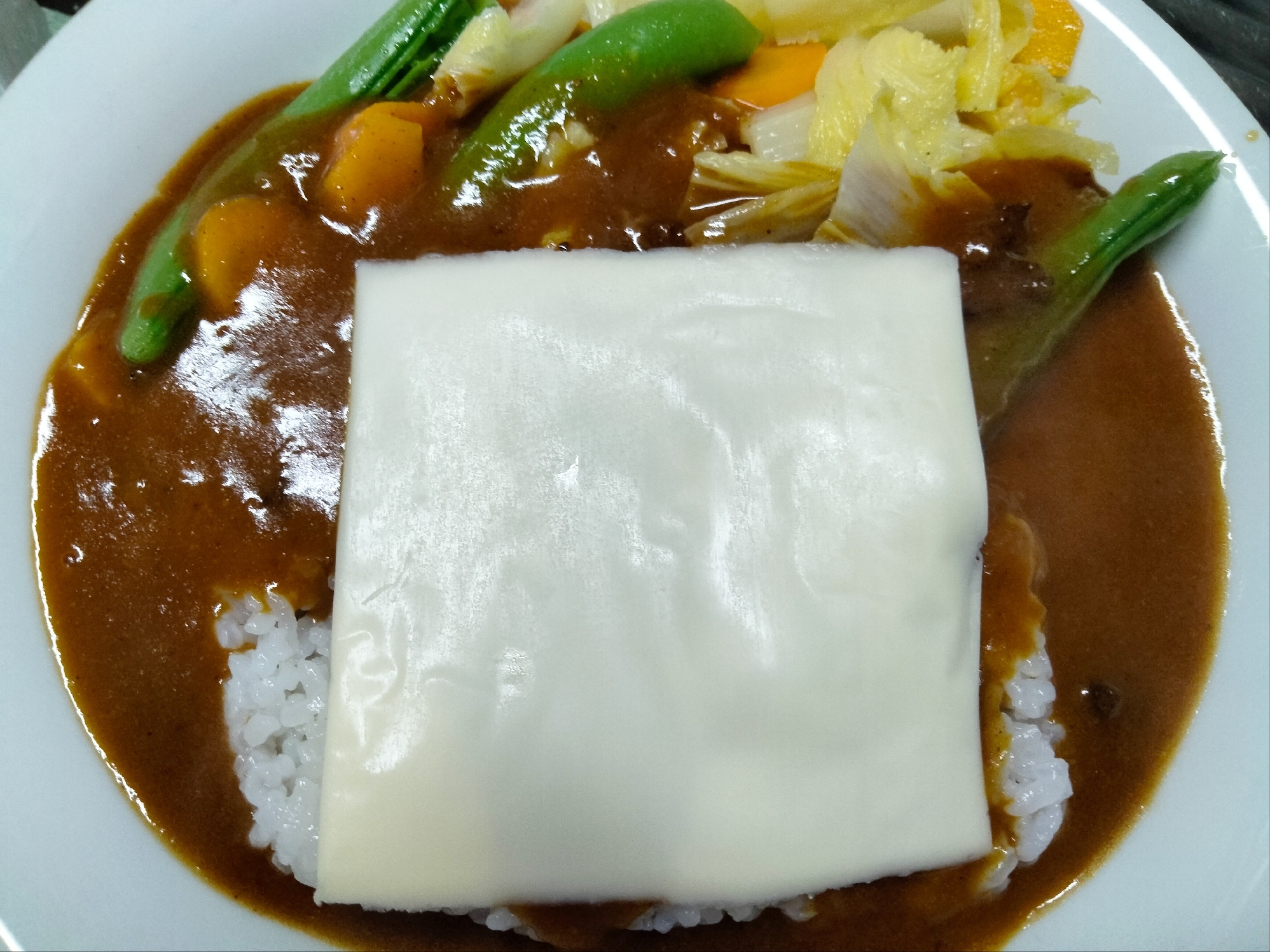 バター茹で野菜チーズ乗せカレーライス