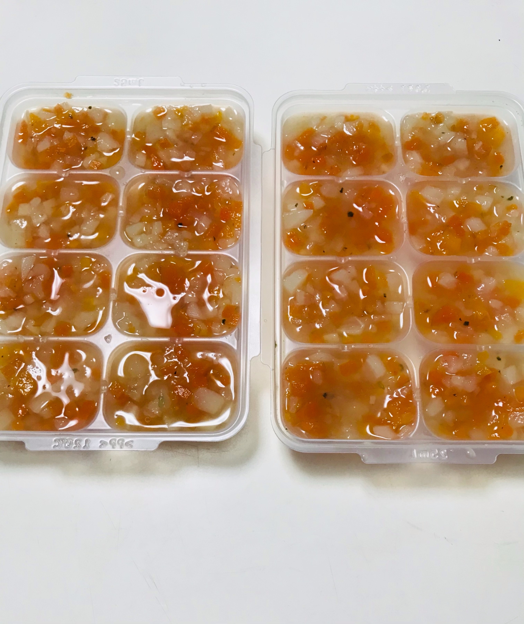 【離乳食 中後期】かぶと人参のお味噌汁