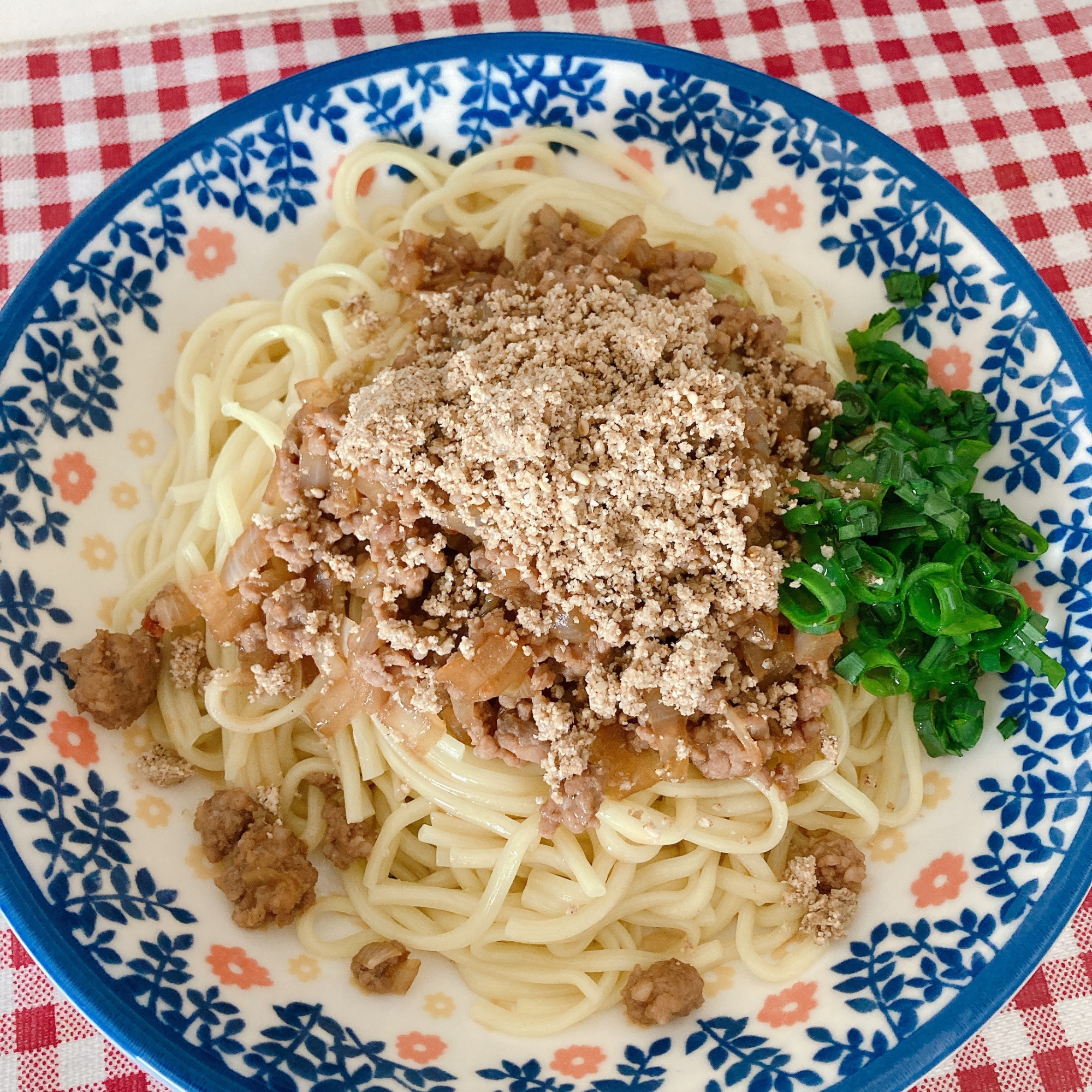 焼きそば麺で！ゴマたっぷり混ぜそば