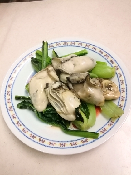 牡蠣と一緒に小松菜も酒蒸しにしました。簡単で美味しかったです(^^)