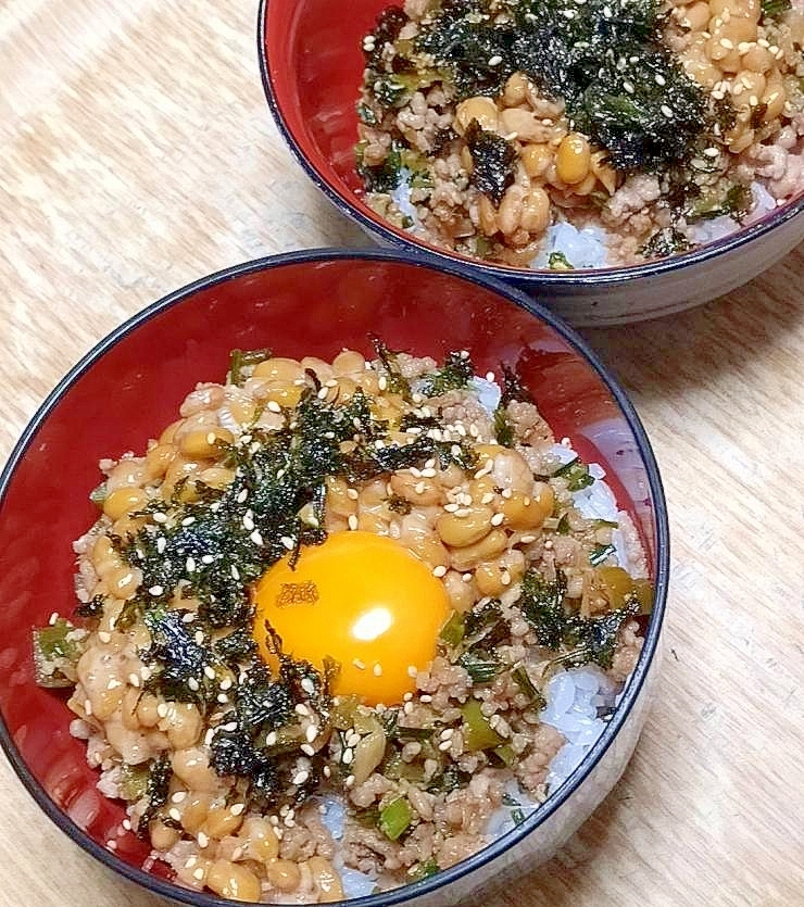 ニラも加えた納豆スタミナ丼