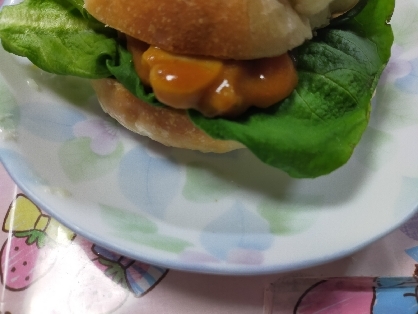 も～も～さん♪♪パンにハンバーグ挟んでハンバーガー＼(^^)／美味しかったです(*´∇`)ﾉ