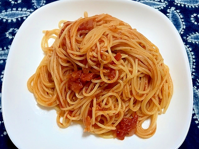 トマトとアンチョビのスパゲティ