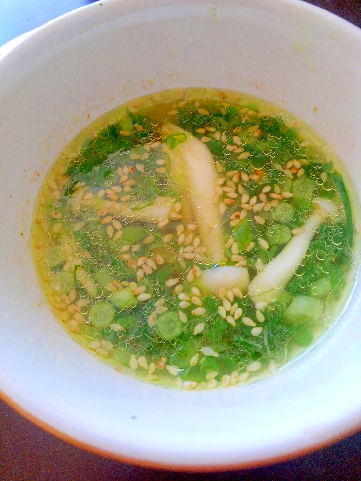 ツナ缶の残り汁でカレー風味の簡単春雨スープ