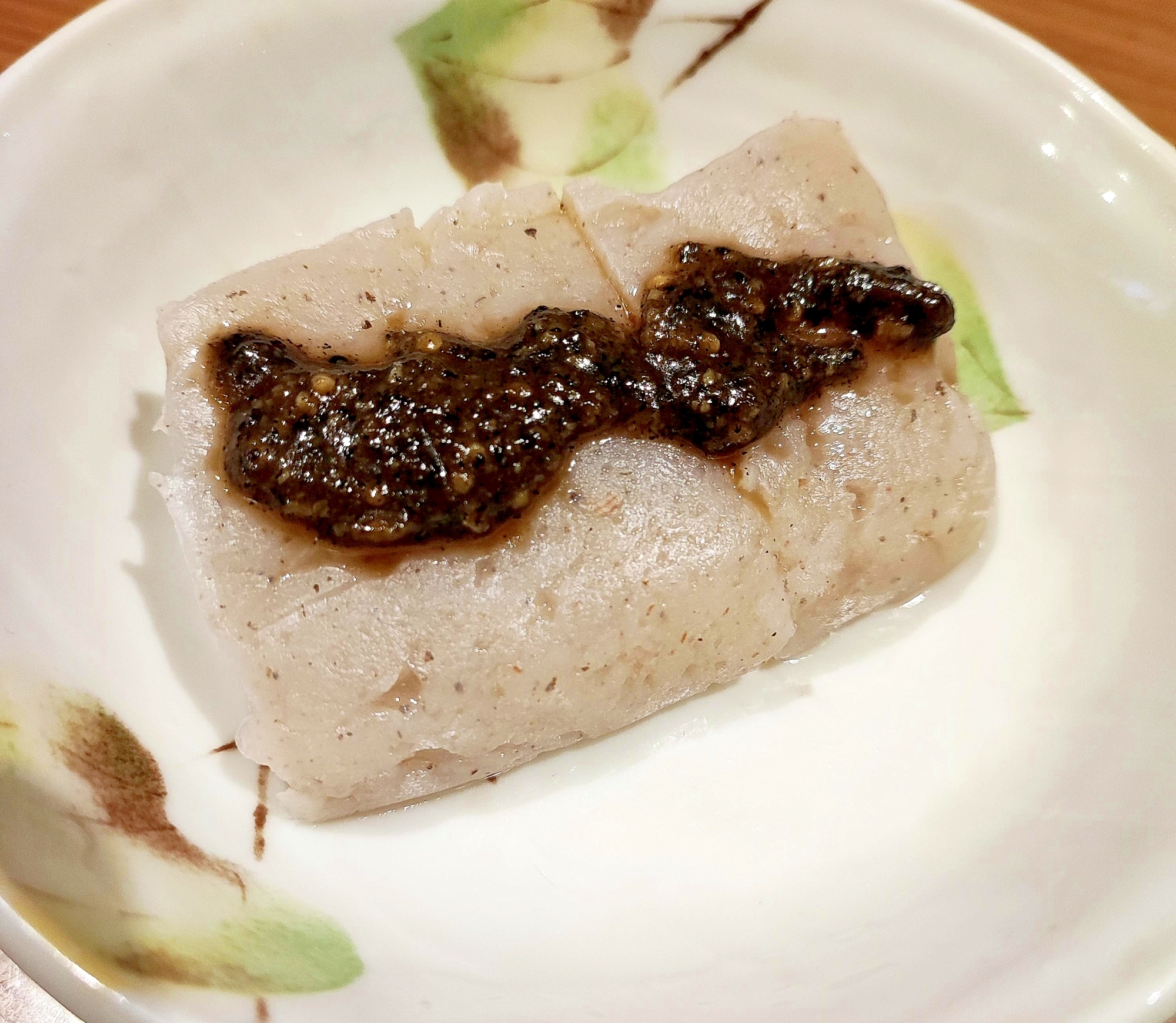 こんにゃくの黒ごま味噌田楽
