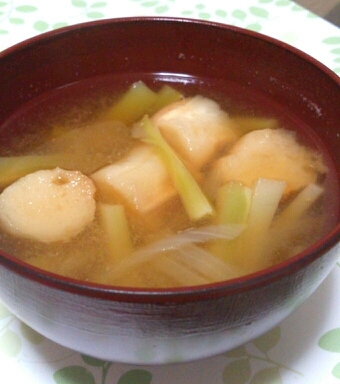 ブロッコリーの茎とお麩の味噌汁