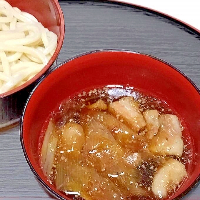 こってり豚バラ肉と長ねぎのつけうどん