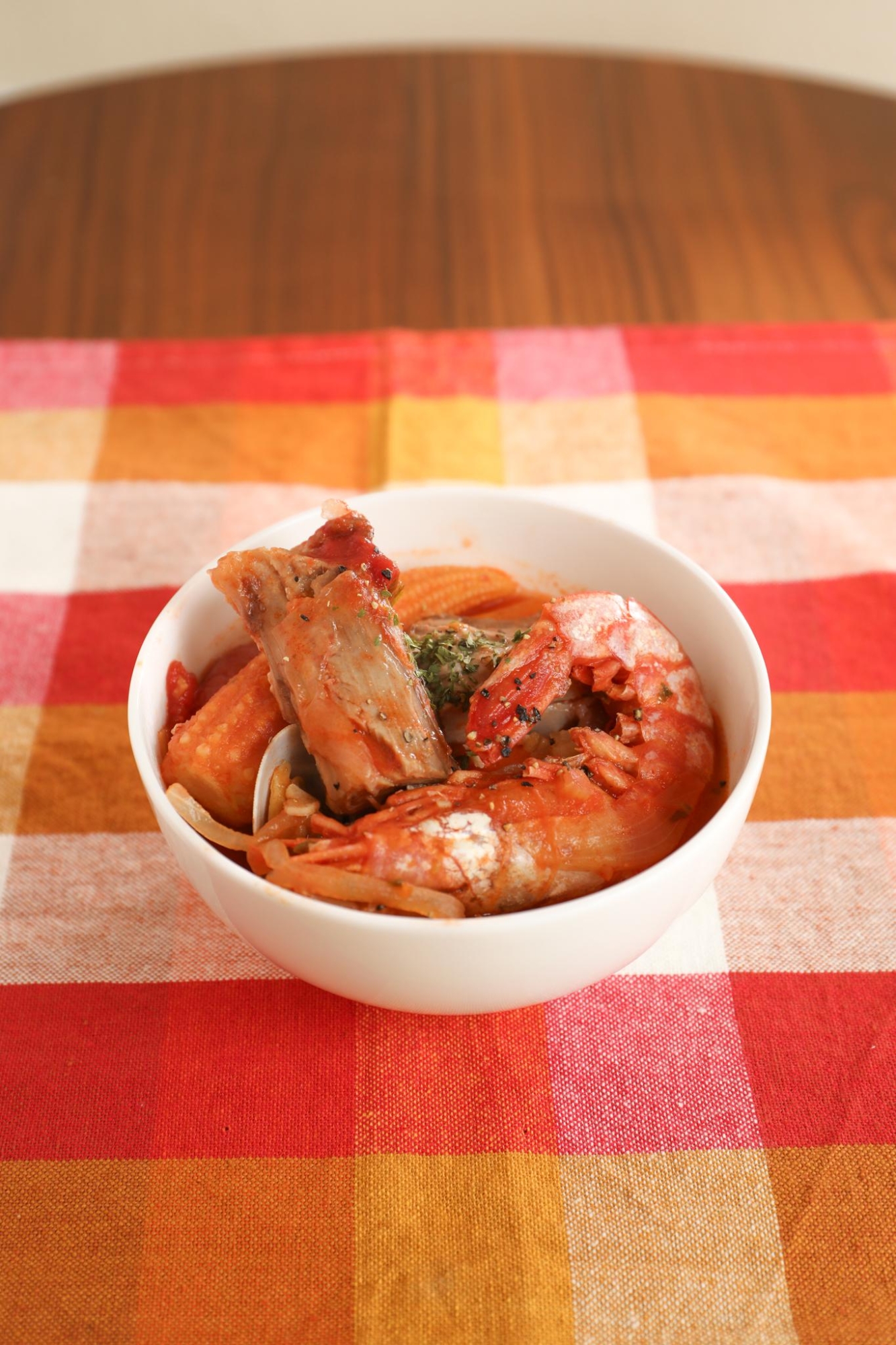 マグロのしっぽと海鮮で作る具沢山ブイヤベース