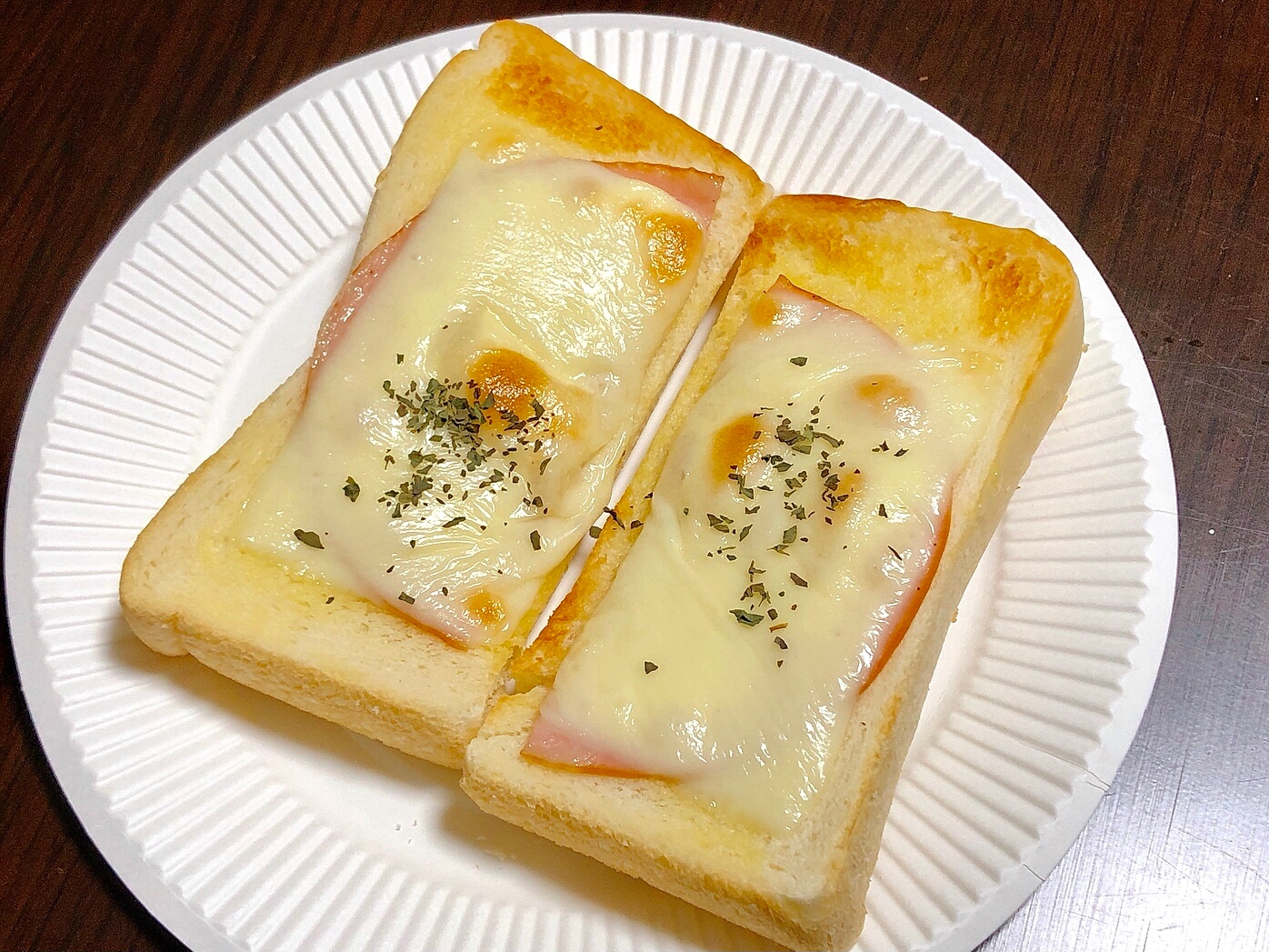 ハムチーズトースト☆ブラックペッパー&バジル