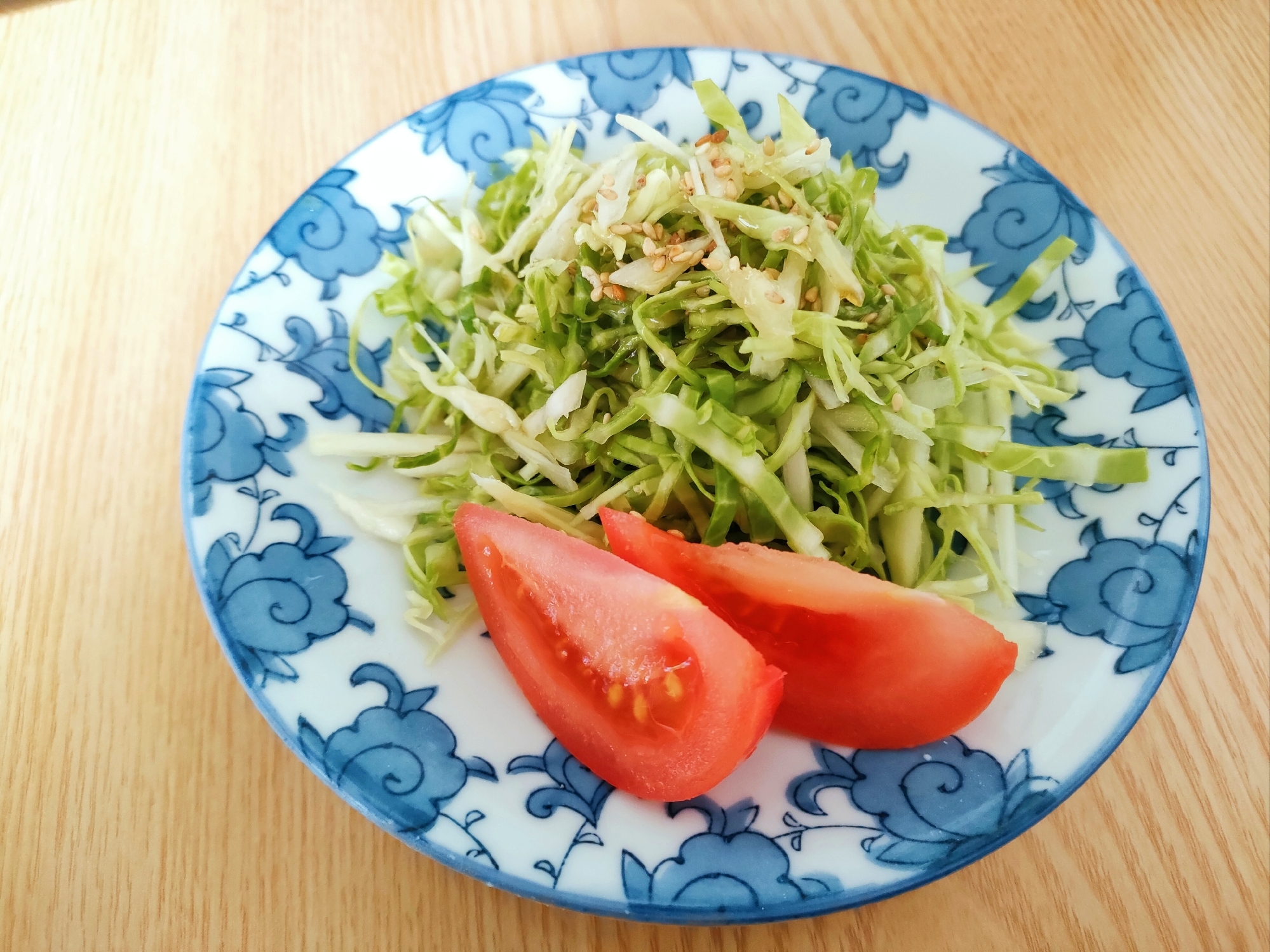 キャベツとトマトの中華サラダ