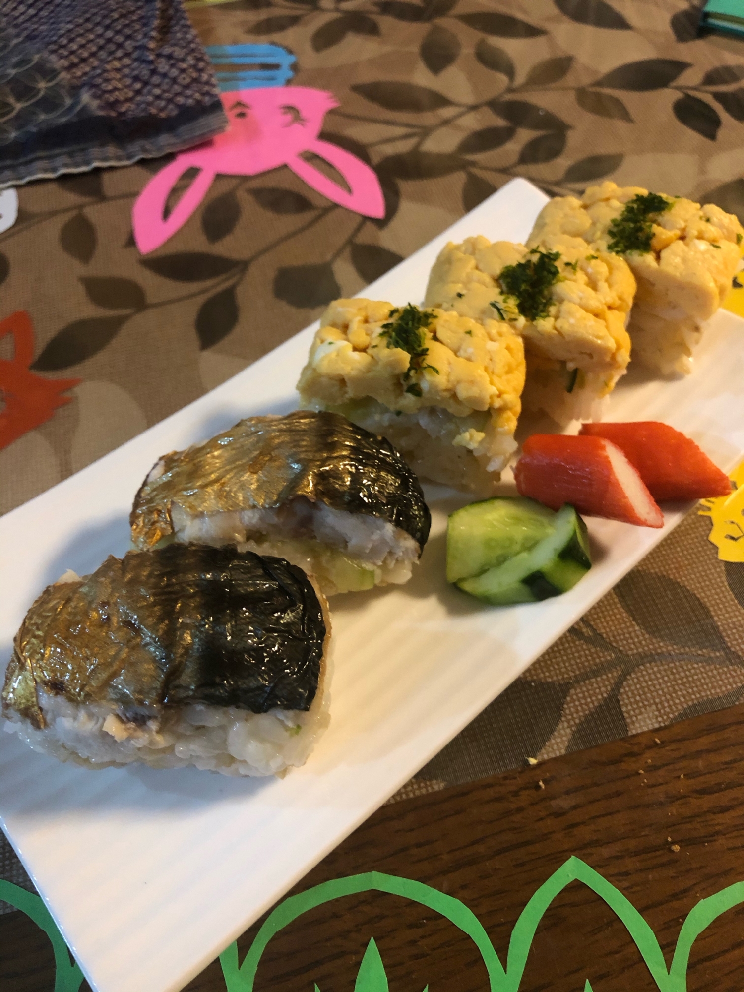 簡単押し寿司　鯖と卵