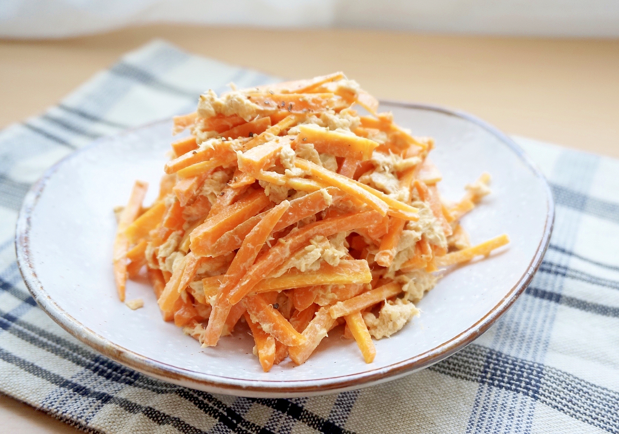 にんじん大量消費にんじんとツナ缶のゴマ味噌マヨ和え