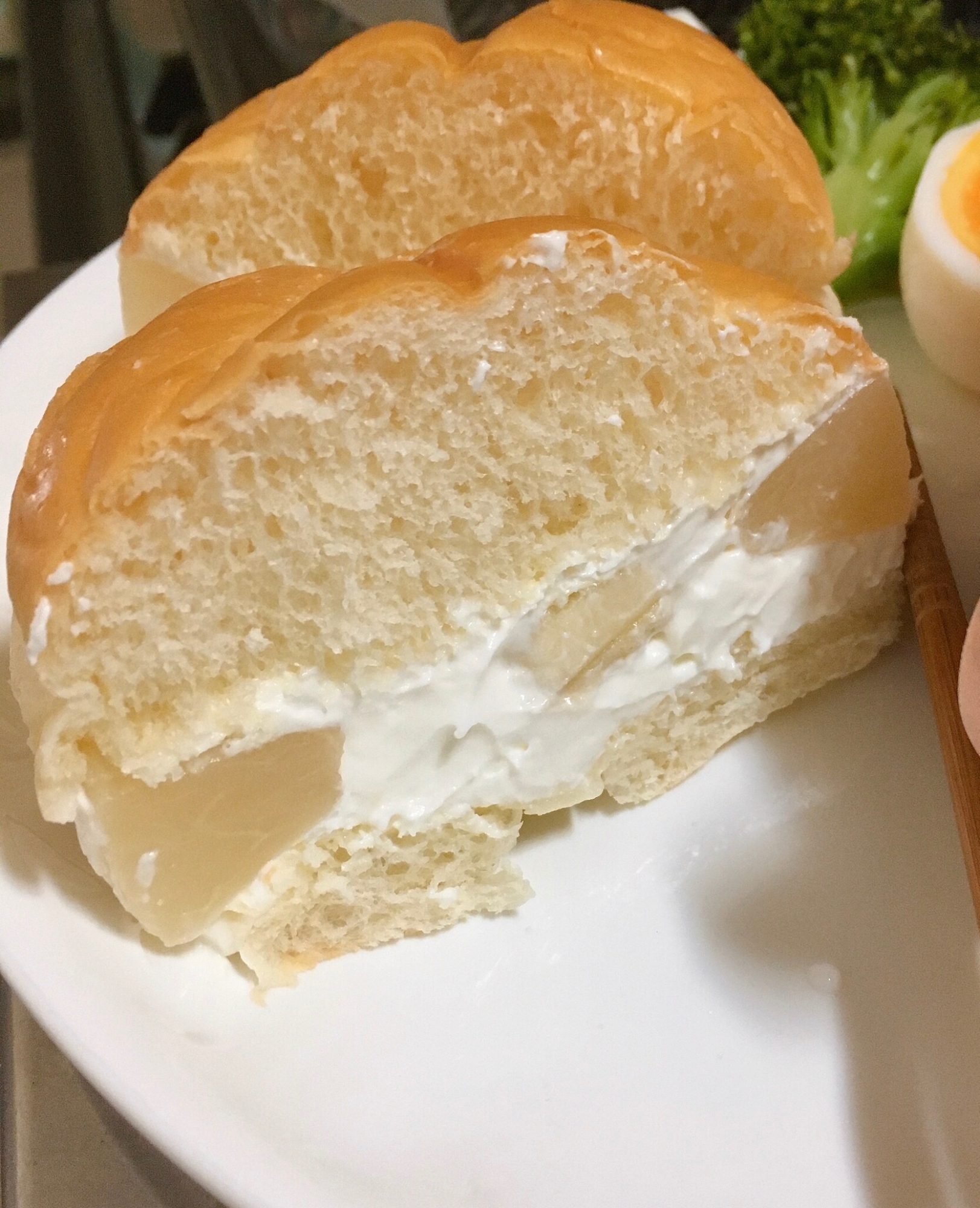 【幼児食】桃缶とバナナのフルーツサンド