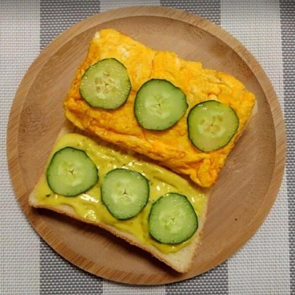 卵焼きキュウリをからしマヨ黒こしょうでパタン レシピ 作り方 By かんたんれぴこ 楽天レシピ 卵焼きキュウリをからしマヨ黒こしょうでパタン レシピ 作り方 By かんたんれぴこ 楽天レシピ