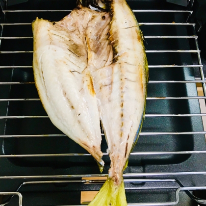 魚焼きグリルでふっくら♪アジの開き