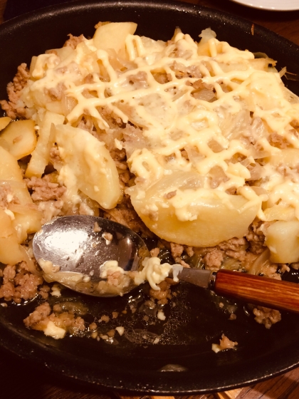 簡単♪ひき肉とじゃがいものチーズ焼き