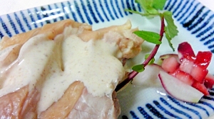 ルクエで作る　鶏もも肉　胡麻マヨヨーグルトソース