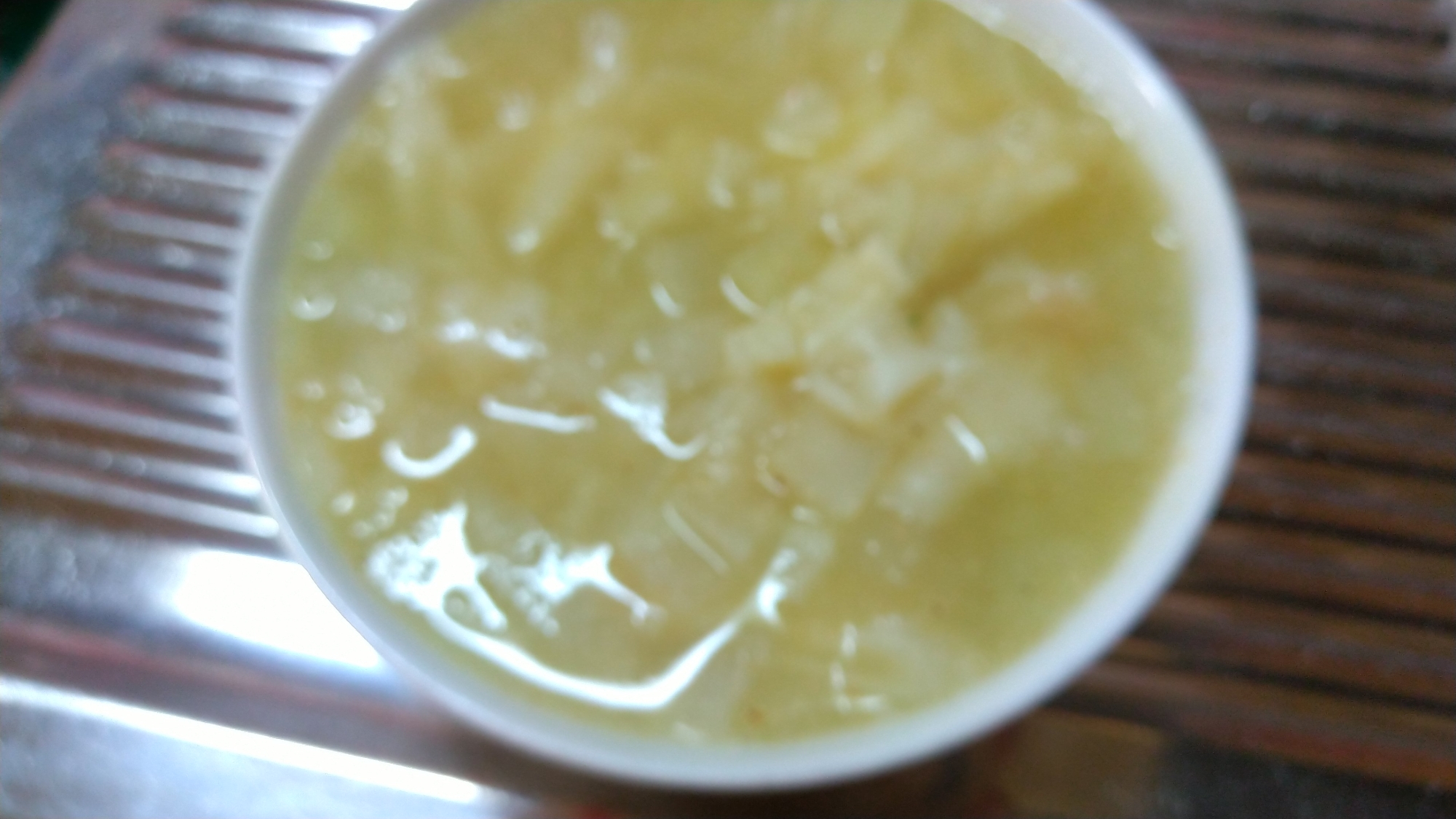 大根すりごま入りワンタンスープ