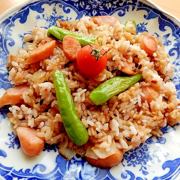 ５分！ししとう&粗挽きウインナー炒飯♪（焼き飯）