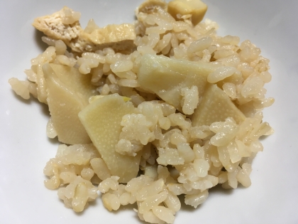 破竹で作る、たけのこ炊き込みご飯