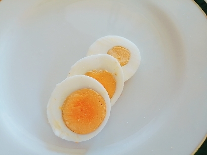 包丁も汚れず便利ですね(*^-^*)
ラップは切れず、卵だけが切れて面白い♪