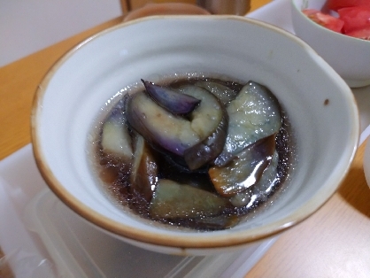 主人が茄子の煮浸し好きで茄子だけで作りました。美味しかったです。