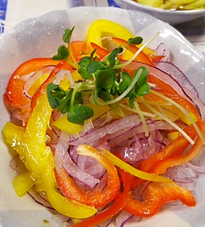 玉ねぎパプリカの柚子胡椒サラダ