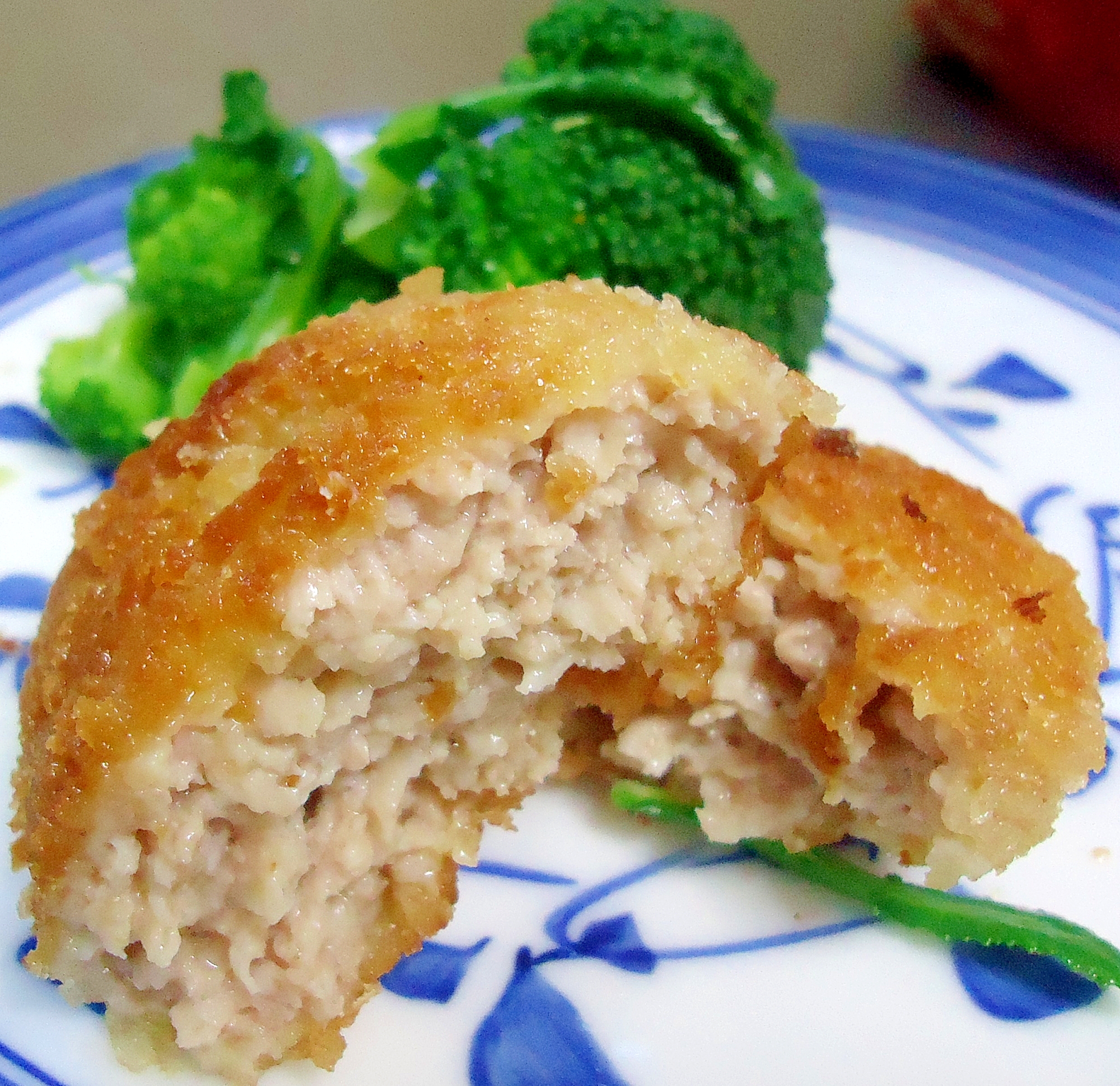 豆腐と挽肉の柔らかメンチ