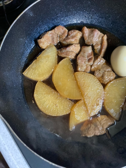 豚バラブロック肉と大根と茹で卵の煮物❤