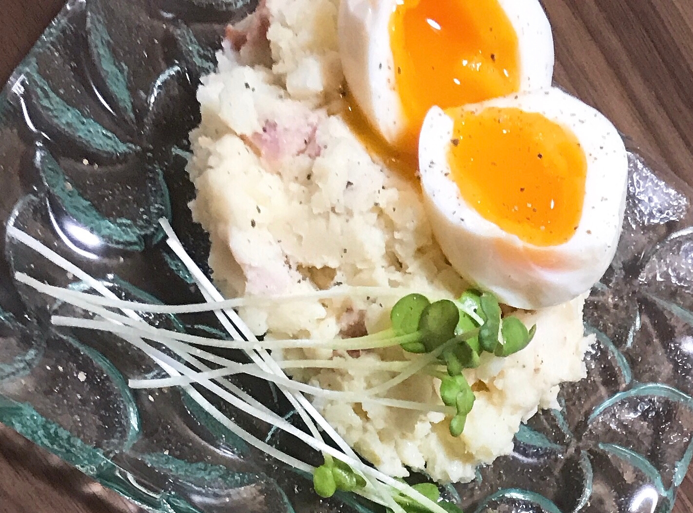 とろ〜り半熟卵☆居酒屋のポテトサラダ