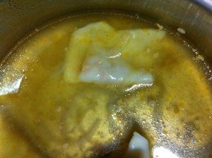 手作りワンタンスープ