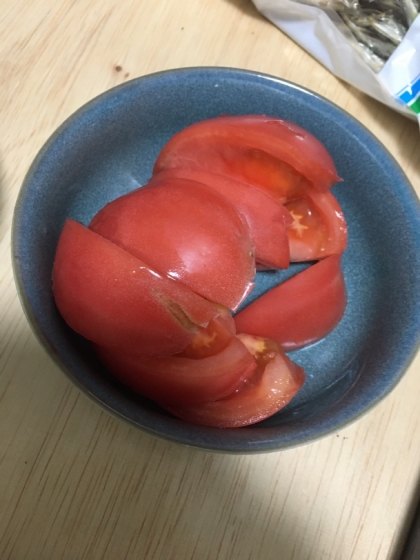 簡単⭐種と汁が出ないトマトの切り方