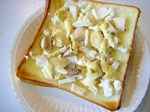カッテージチーズとエリンギのトースト♪
