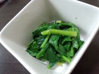 レンジでチンするほうれん草のソテー レシピ 作り方 By たくみ905 楽天レシピ