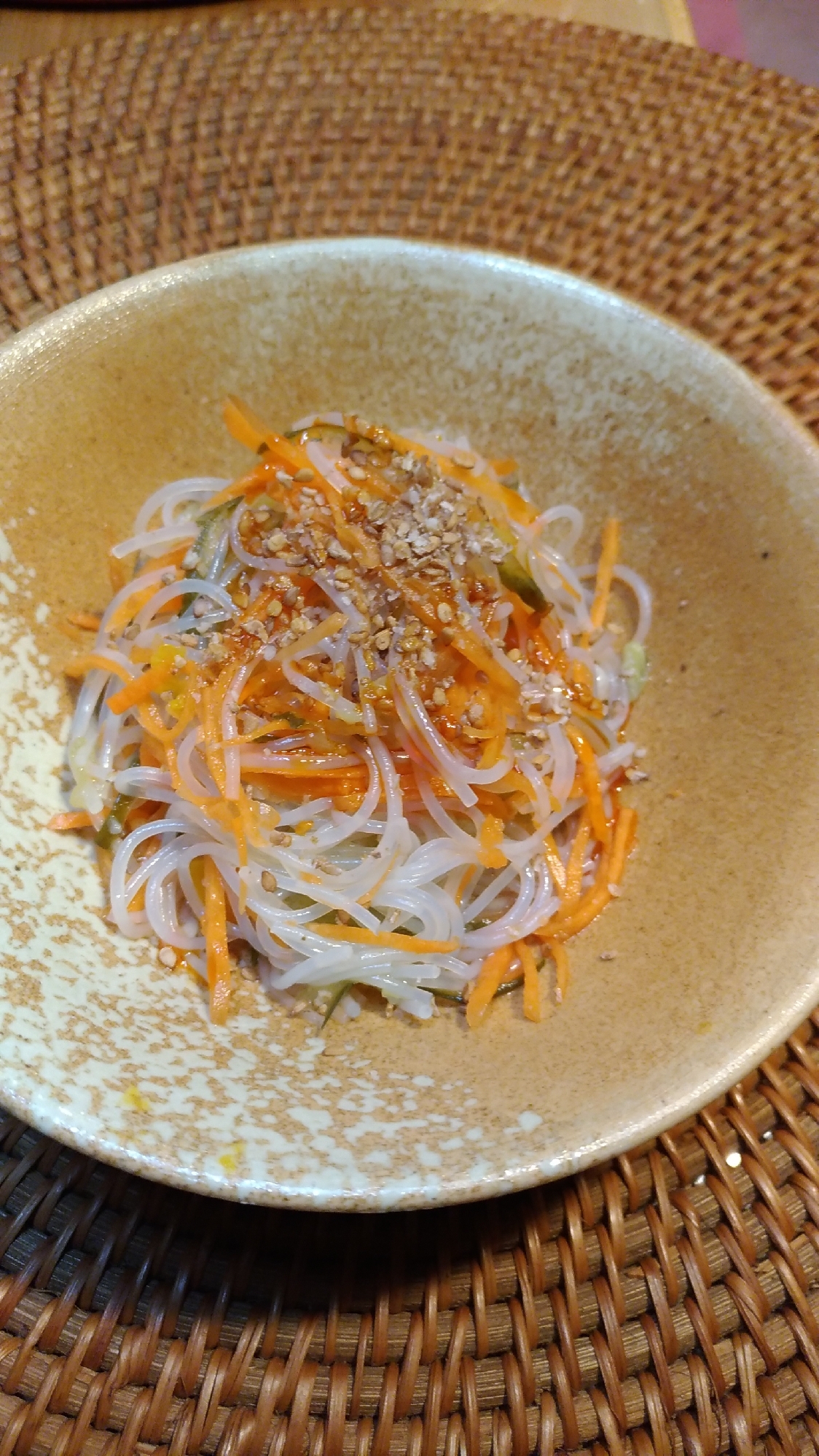 千切り人参と春雨の和え物