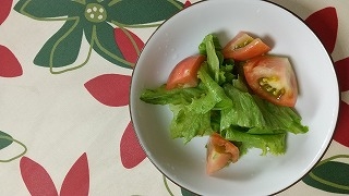 トマトとレタスのサラダ