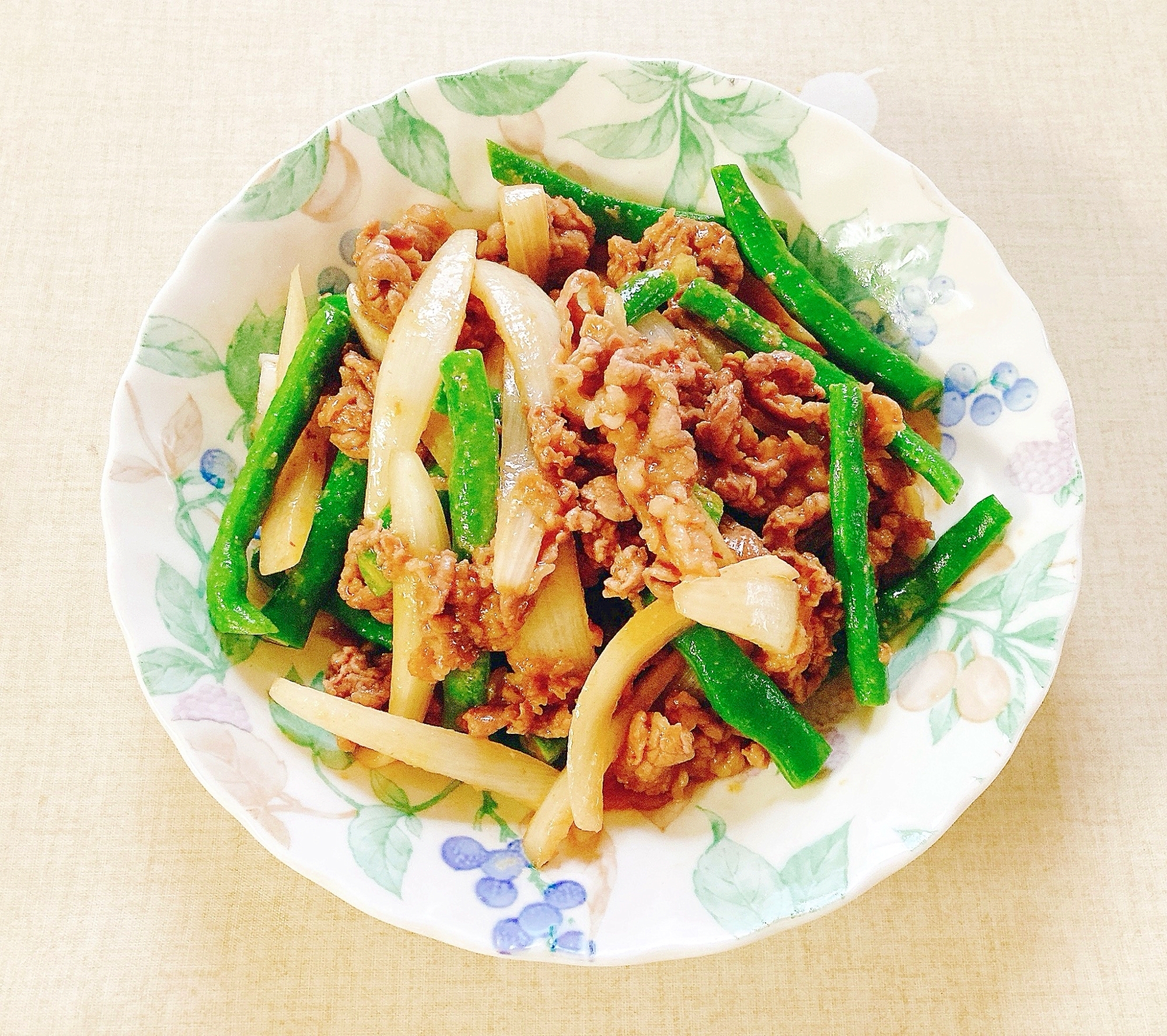 いんげんと牛肉のピリ辛味噌炒め