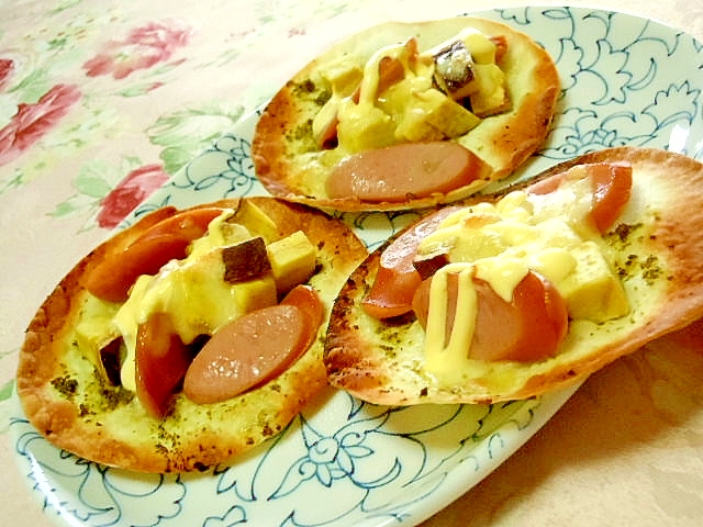 餃子の皮ｄｅ❤薩摩芋とウィンナーのバジル焼き❤